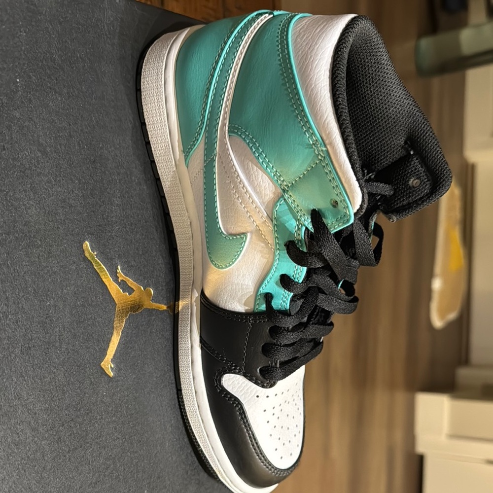 Nike Air Jordan 1 Mid